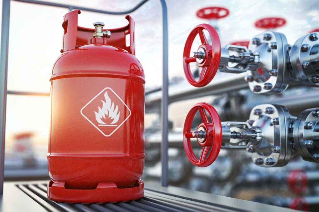 Production, Delivery And Filling With Natural Gas Of Lpg Gas Bottle Or Tank.