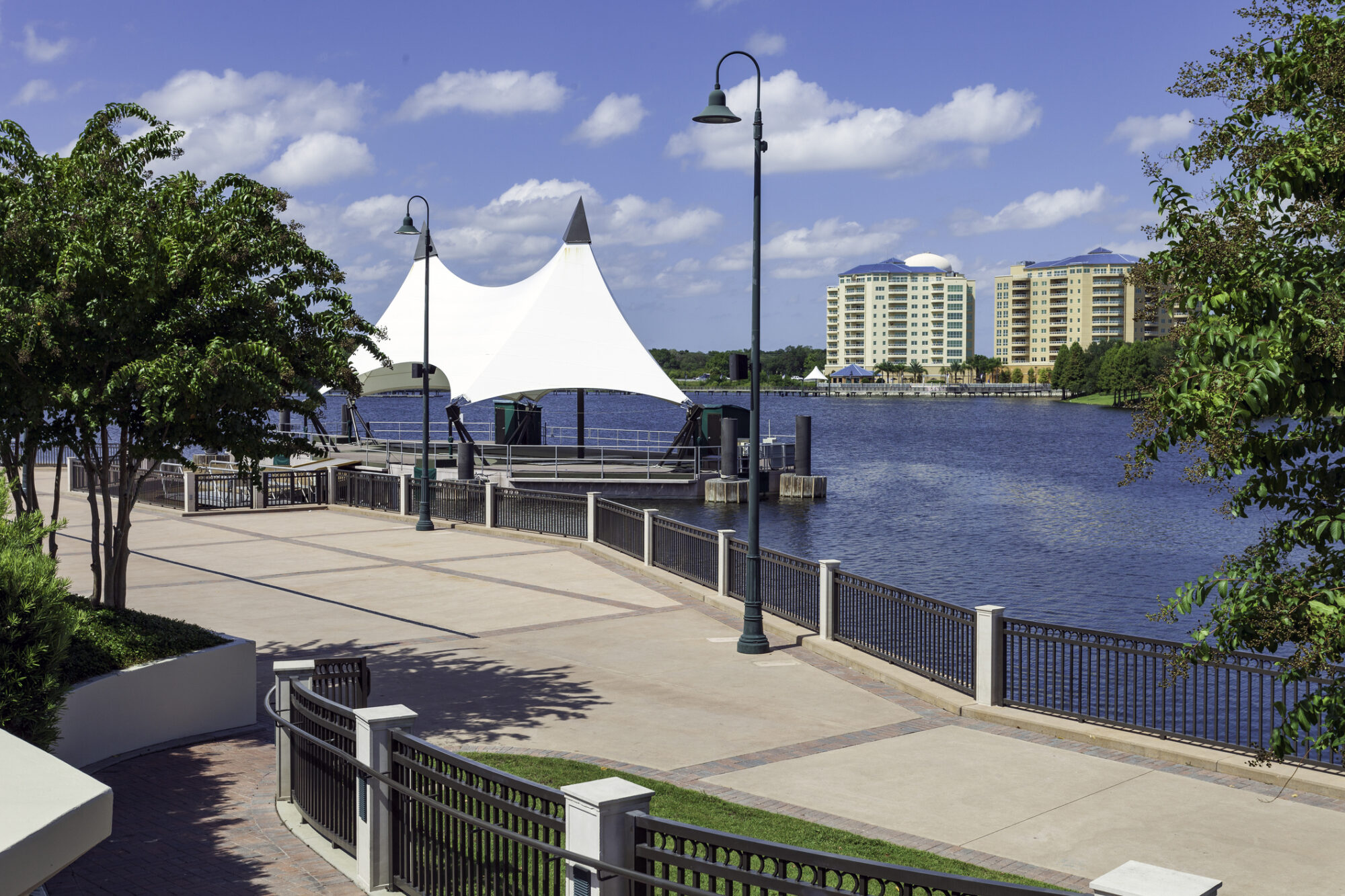 Within The 45 Acre Cranes Roost Park In The City Of Altamonte Springs Florida These Is A Floating Stage On A Lake That